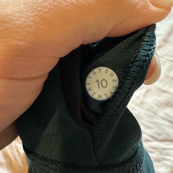 Lululemon Blue Sports Bra with Racerback Design - Picture 3 of 5